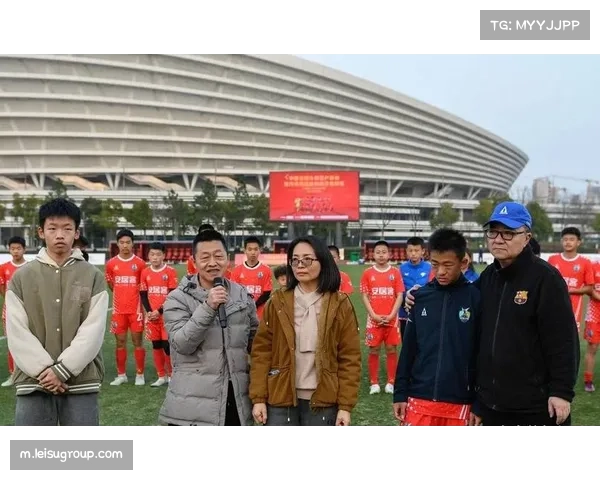 青岛海牛十六岁邝兆镭登场 成为中超首位亮相的零九后球员